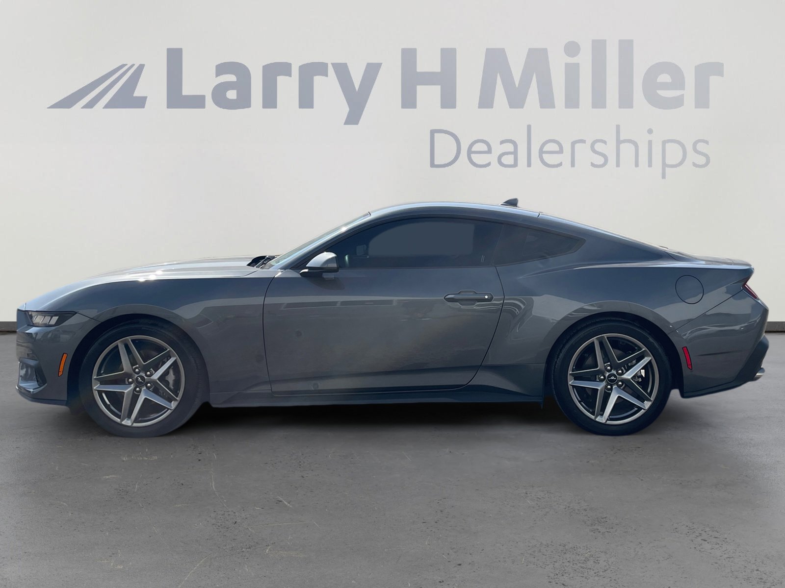 Certified 2025 Ford Mustang Coupe RWD image 2