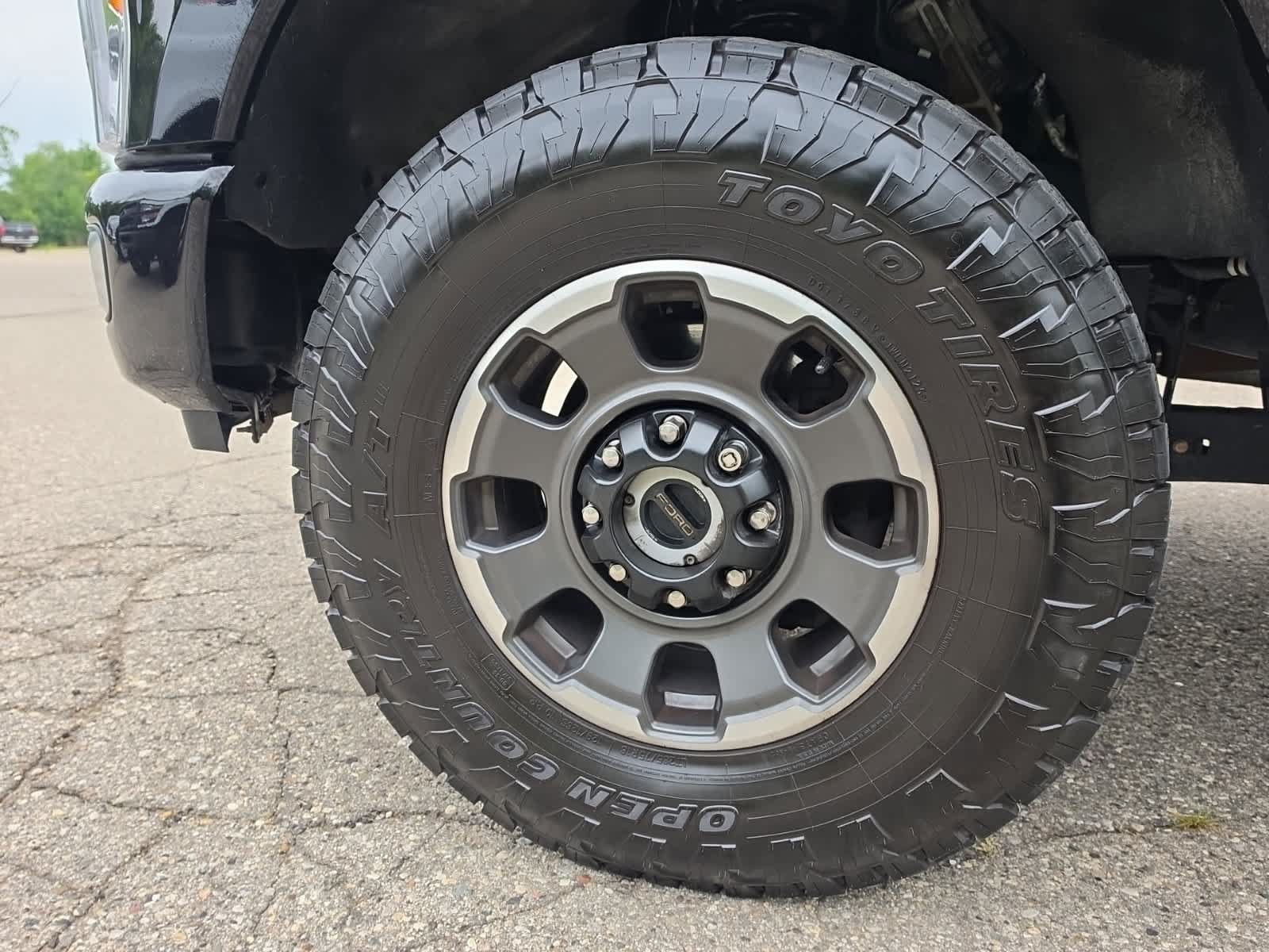 Certified 2023 Ford F250 Platinum w/ Tremor Off-Road Package AWD/4WD image 19