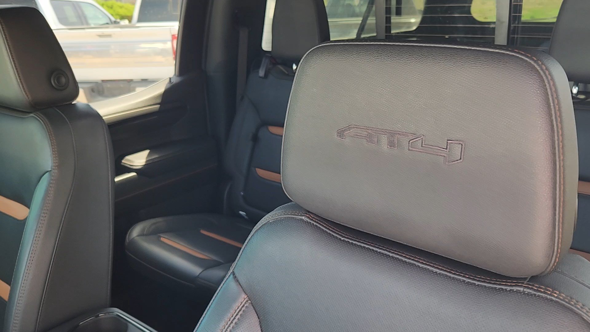 Used 2023 GMC Sierra 1500 AT4 w/ Technology Package AWD/4WD image 15