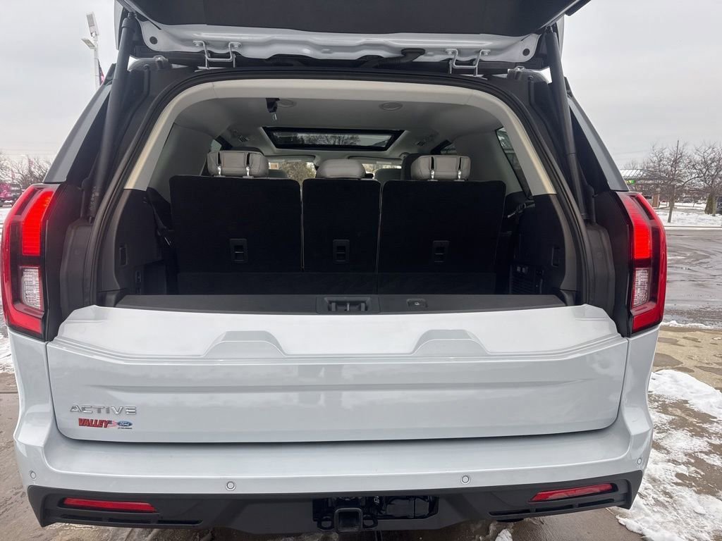 Certified 2025 Ford Expedition Active image 46