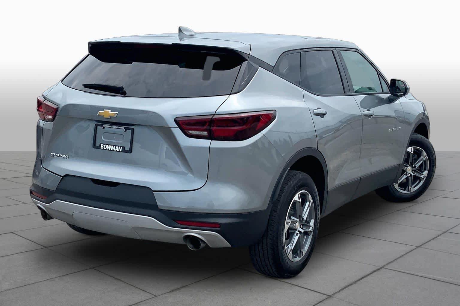 Used 2024 Chevrolet Blazer LT FWD image 12