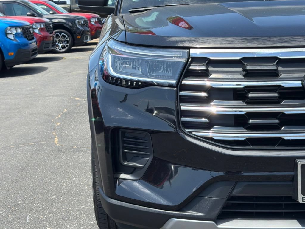 Certified 2025 Ford Explorer Active RWD image 15