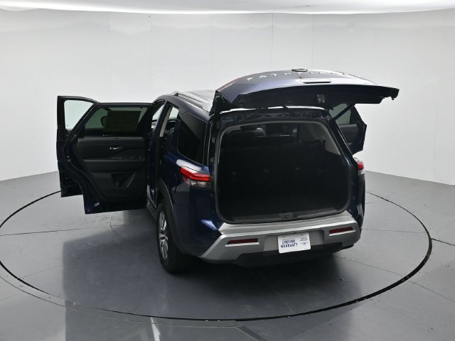 Used 2025 Nissan Pathfinder SL FWD image 47