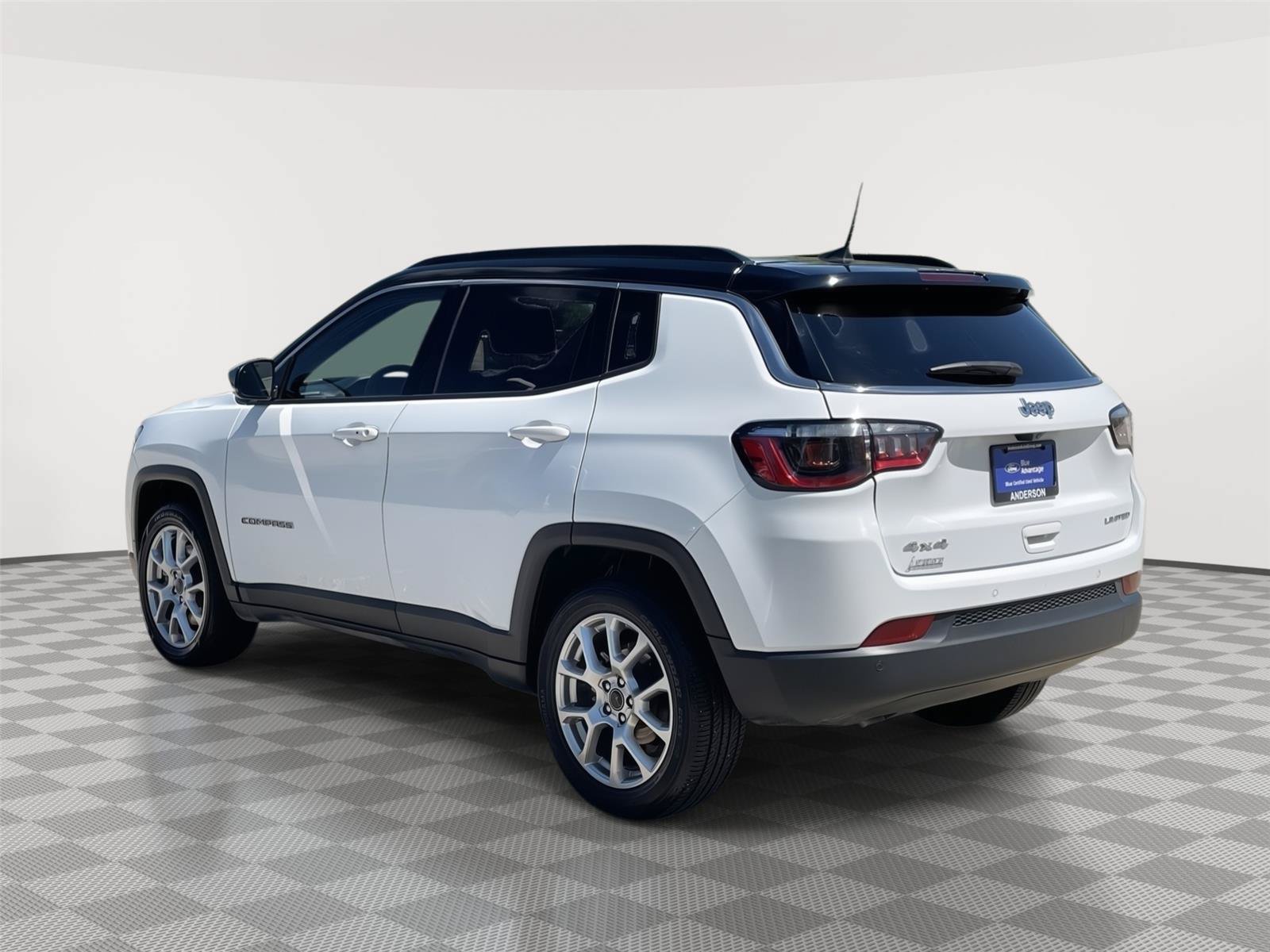 Used 2025 Jeep Compass Limited AWD/4WD image 9