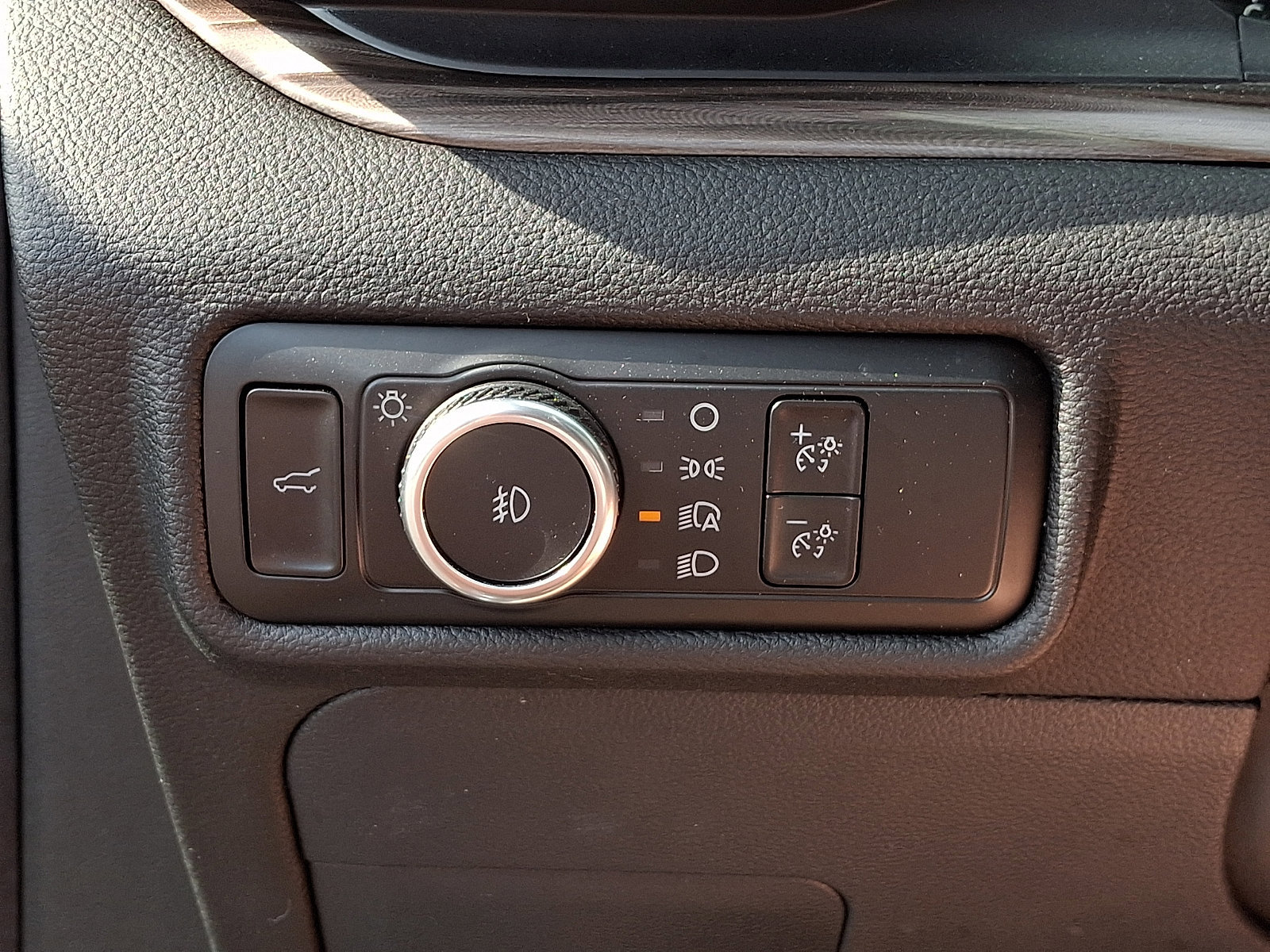 Certified 2023 Ford Explorer Limited w/ Equipment Group 301A AWD/4WD image 29