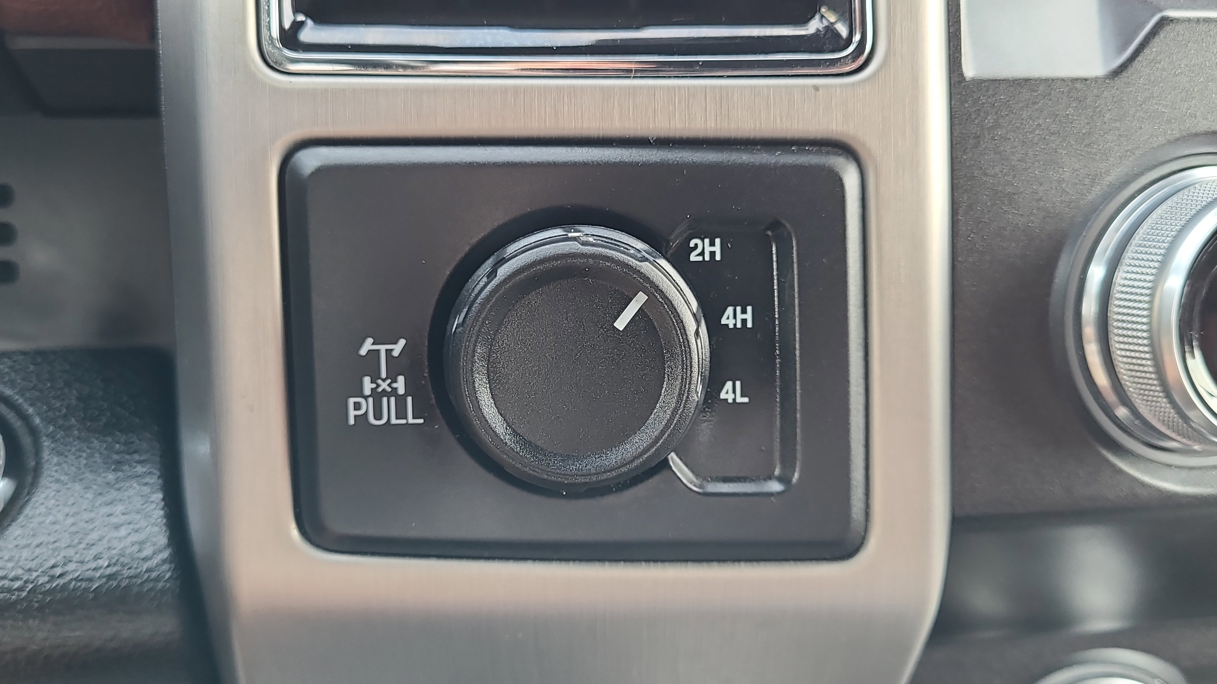 Certified 2020 Ford F350 Platinum w/ FX4 Off-Road Package AWD/4WD image 26