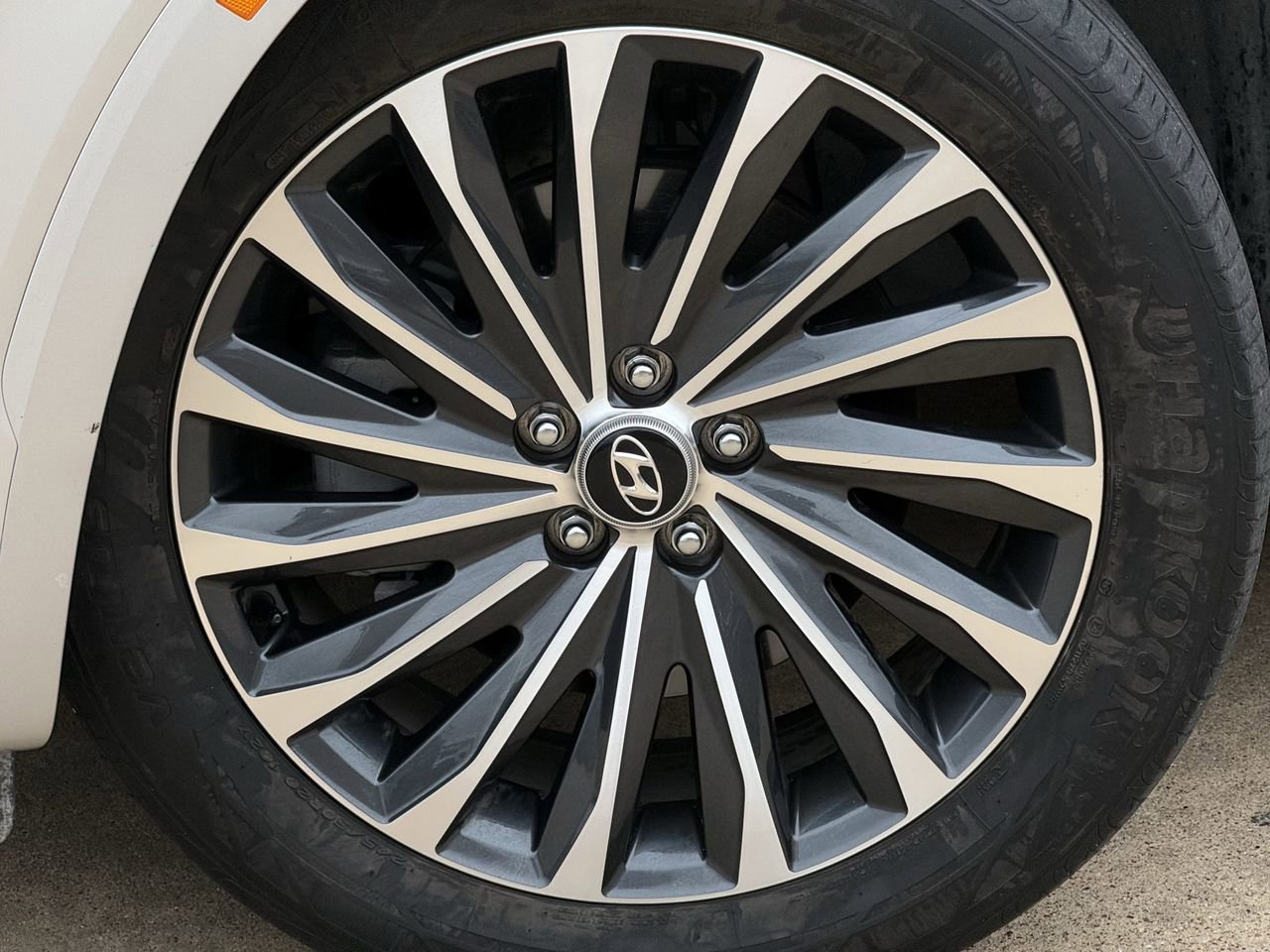 Used 2023 Hyundai Palisade Calligraphy w/ Cargo Package FWD image 8