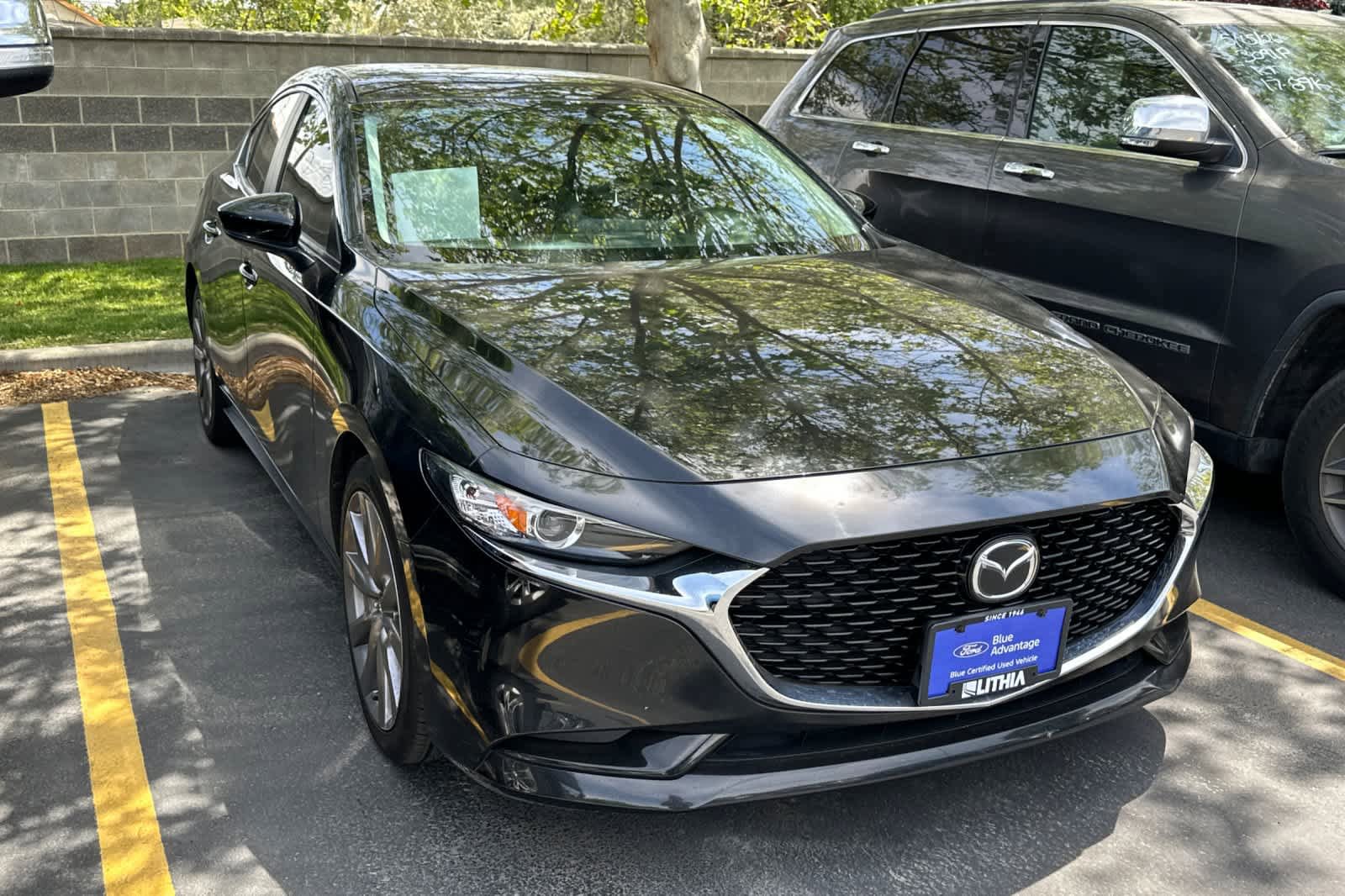 Used 2019 MAZDA MAZDA3 Sedan w/ Preferred Package FWD image 3