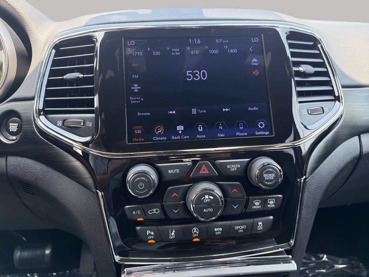 Used 2021 Jeep Grand Cherokee Laredo X AWD/4WD image 23