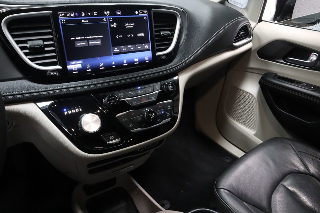 Used 2022 Chrysler Pacifica Touring-L w/ Uconnect Theater Family Group FWD image 32