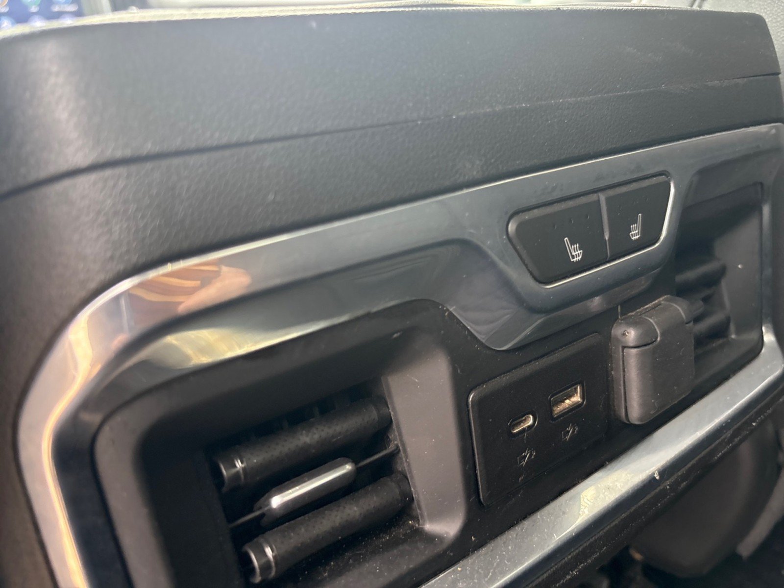 Used 2022 Chevrolet Silverado 2500 LTZ w/ LTZ Plus Package AWD/4WD image 5