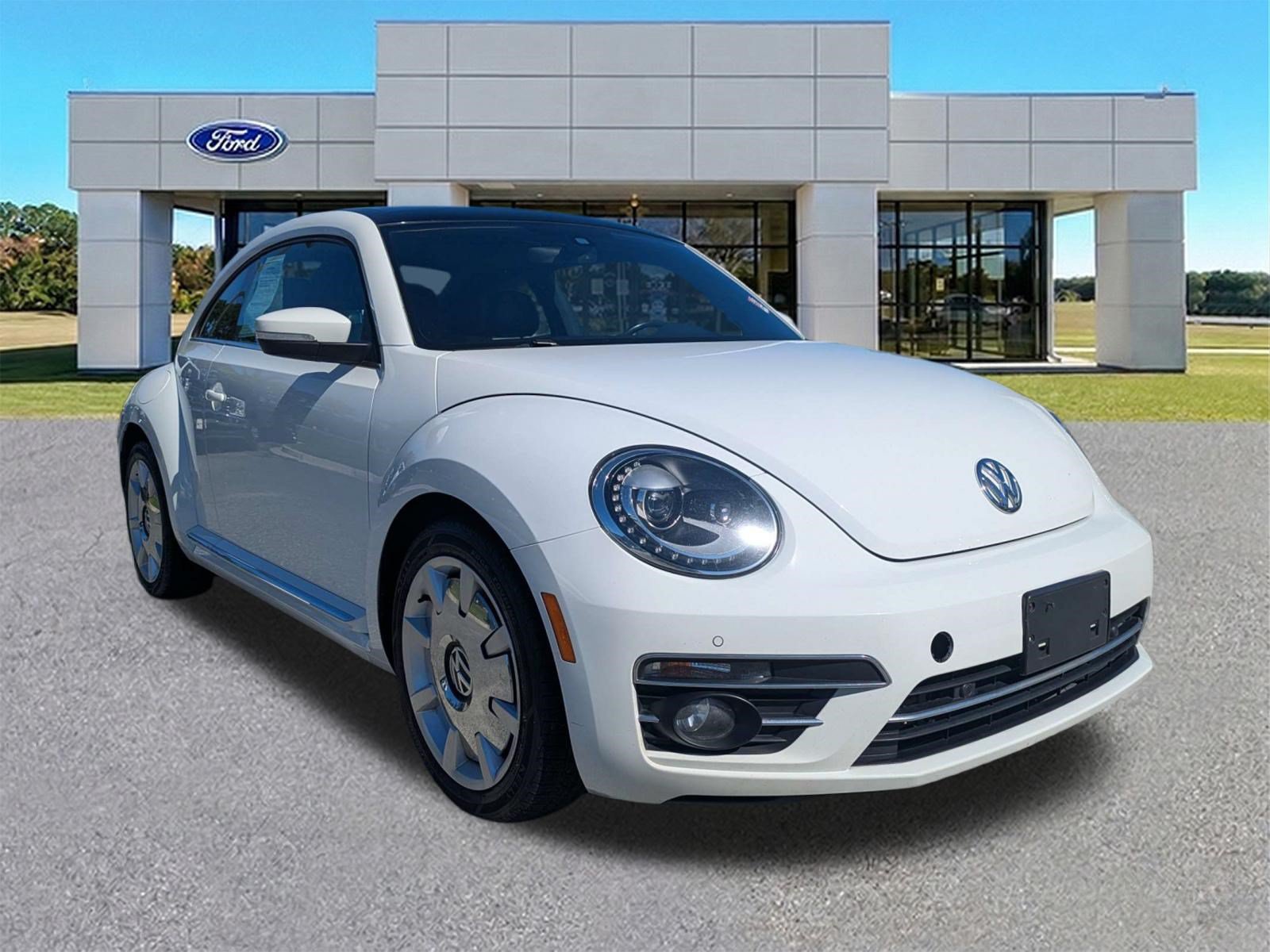Used 2019 Volkswagen Beetle 2.0T SE w/ SE Premium Package FWD image 2