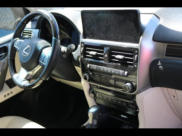 Used 2023 Lexus GX 460 Premium w/ Accessory Package AWD/4WD image 6