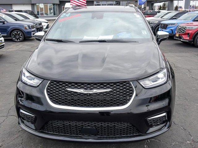 Used 2024 Chrysler Pacifica Pinnacle AWD/4WD image 5