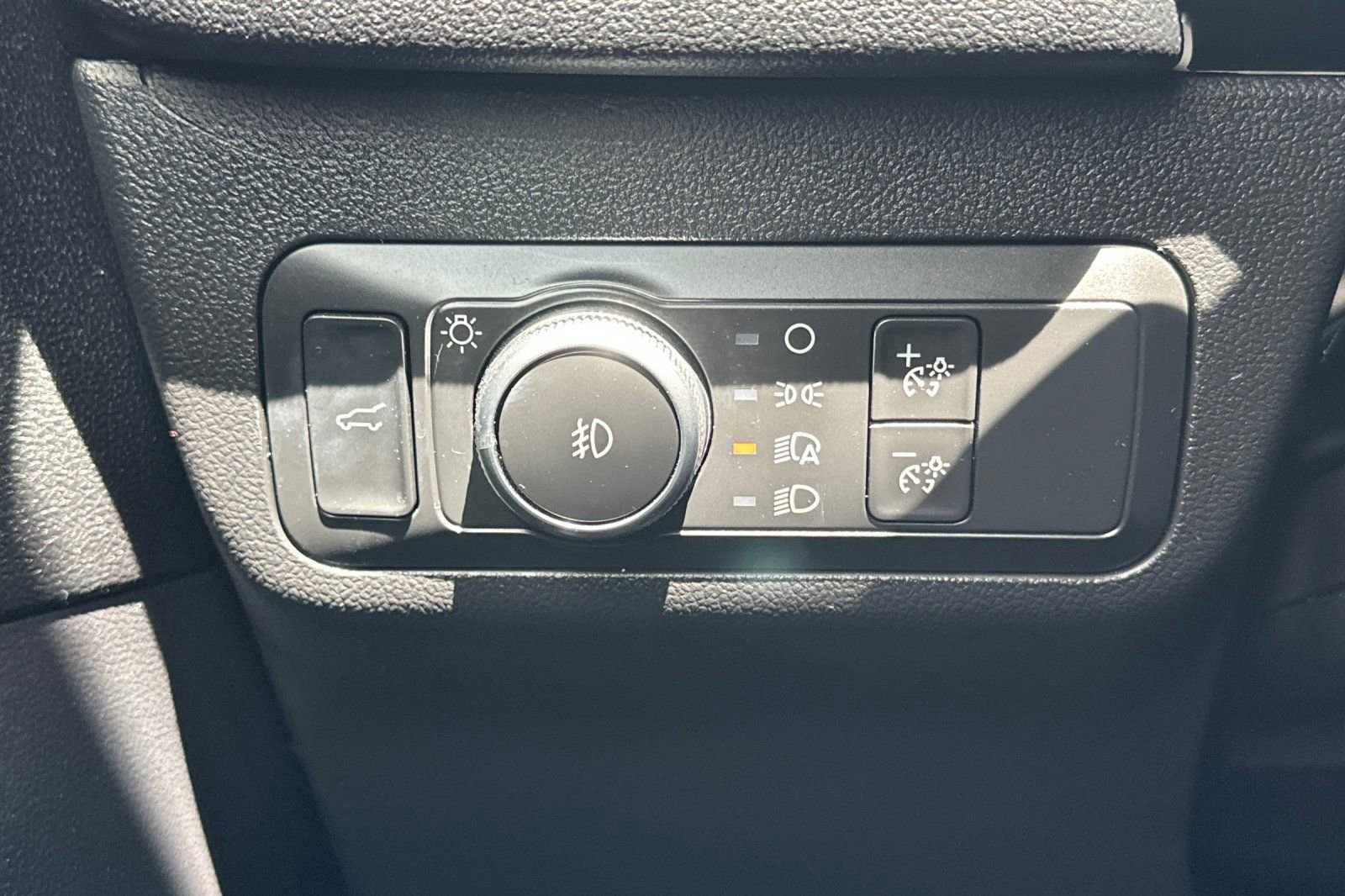 Certified 2020 Ford Escape SEL FWD image 30