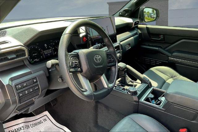 Used 2025 Toyota 4Runner TRD Off-Road Premium AWD/4WD image 17
