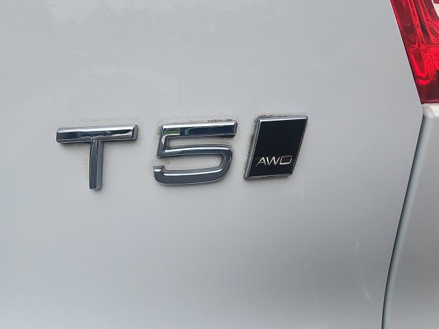 Used 2020 Volvo XC40 T5 Momentum w/ Protection Package AWD/4WD image 38