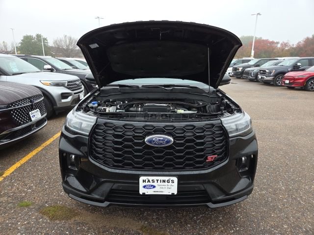 Certified 2025 Ford Explorer ST image 8