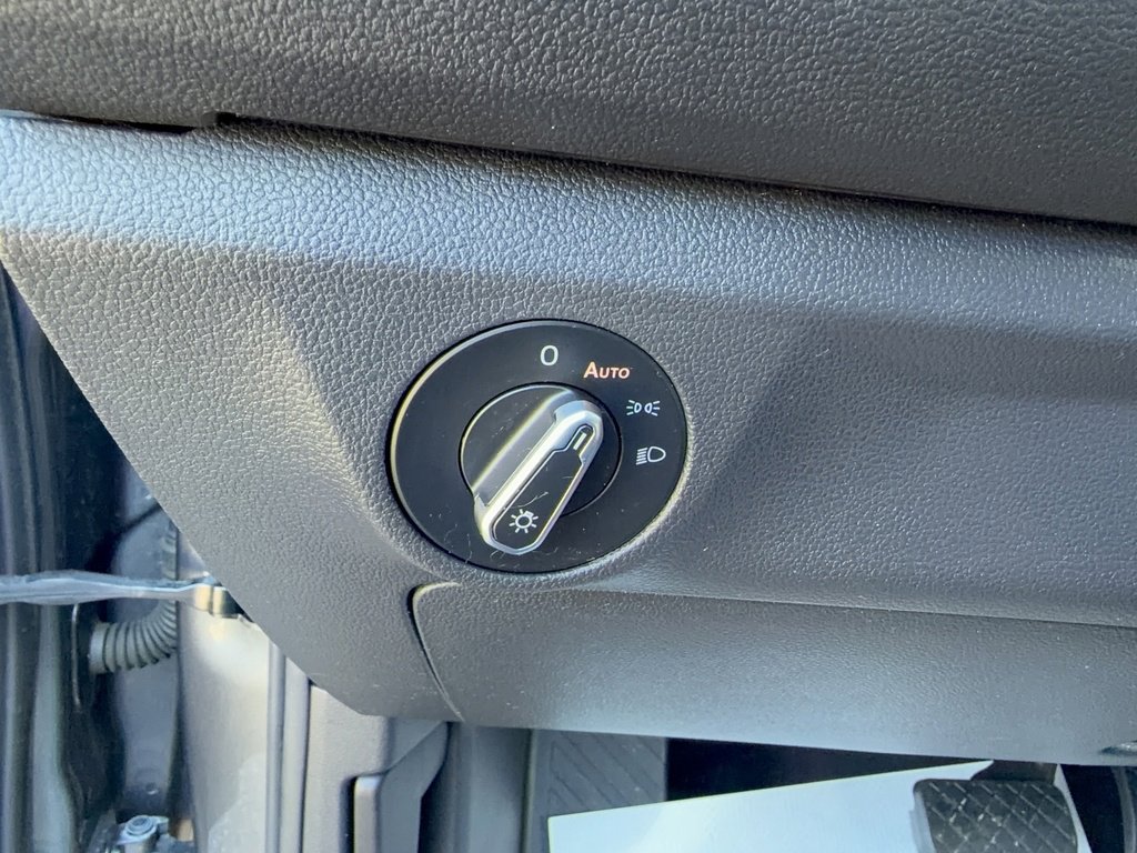 Used 2021 Volkswagen Jetta SE image 27