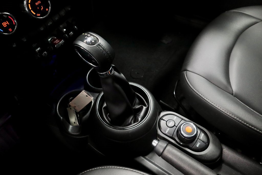 Used 2019 MINI Cooper 4-Door Hardtop w/ Signature Upholstery Package image 36