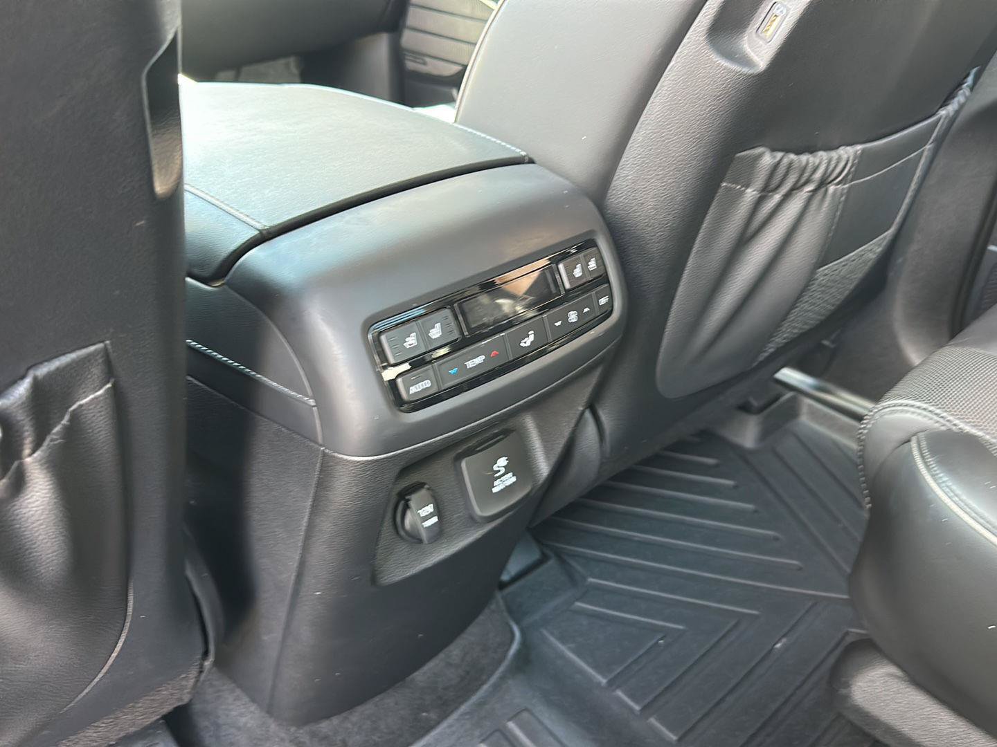 Used 2022 Hyundai Palisade Limited FWD image 26
