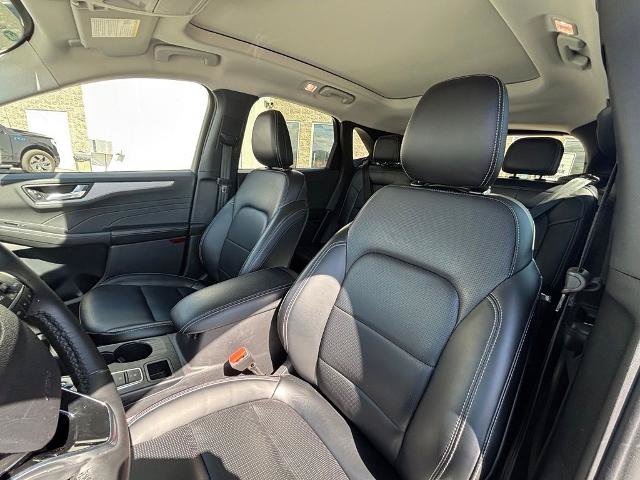 Certified 2025 Ford Escape Platinum AWD/4WD image 16