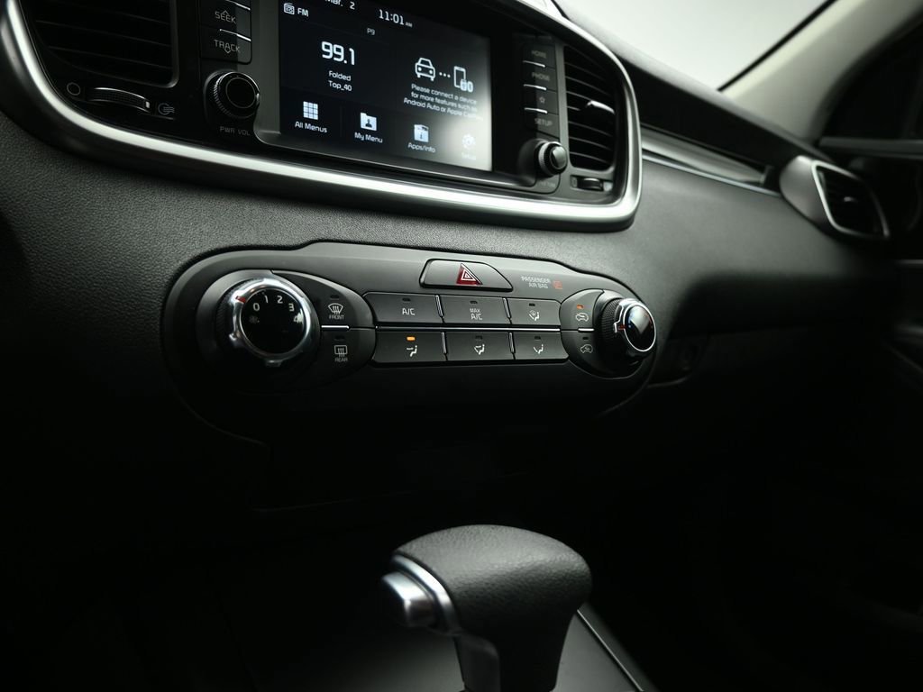 Used 2019 Kia Sorento LX image 43