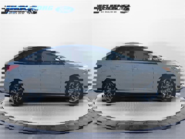 Certified 2018 Ford Focus SE image 6