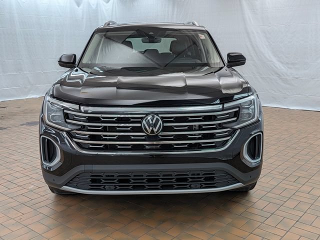 Used 2024 Volkswagen Atlas SEL AWD/4WD image 2