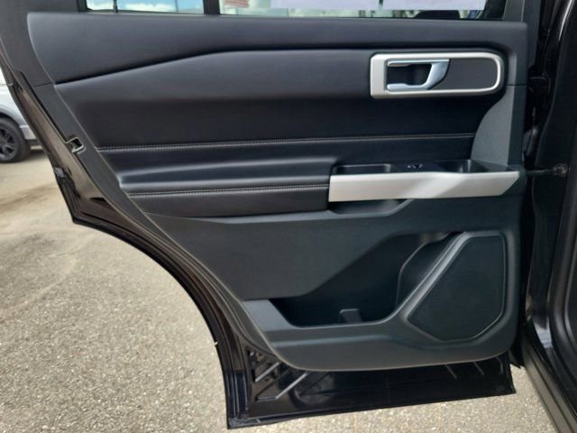 Certified 2024 Ford Explorer XLT image 16
