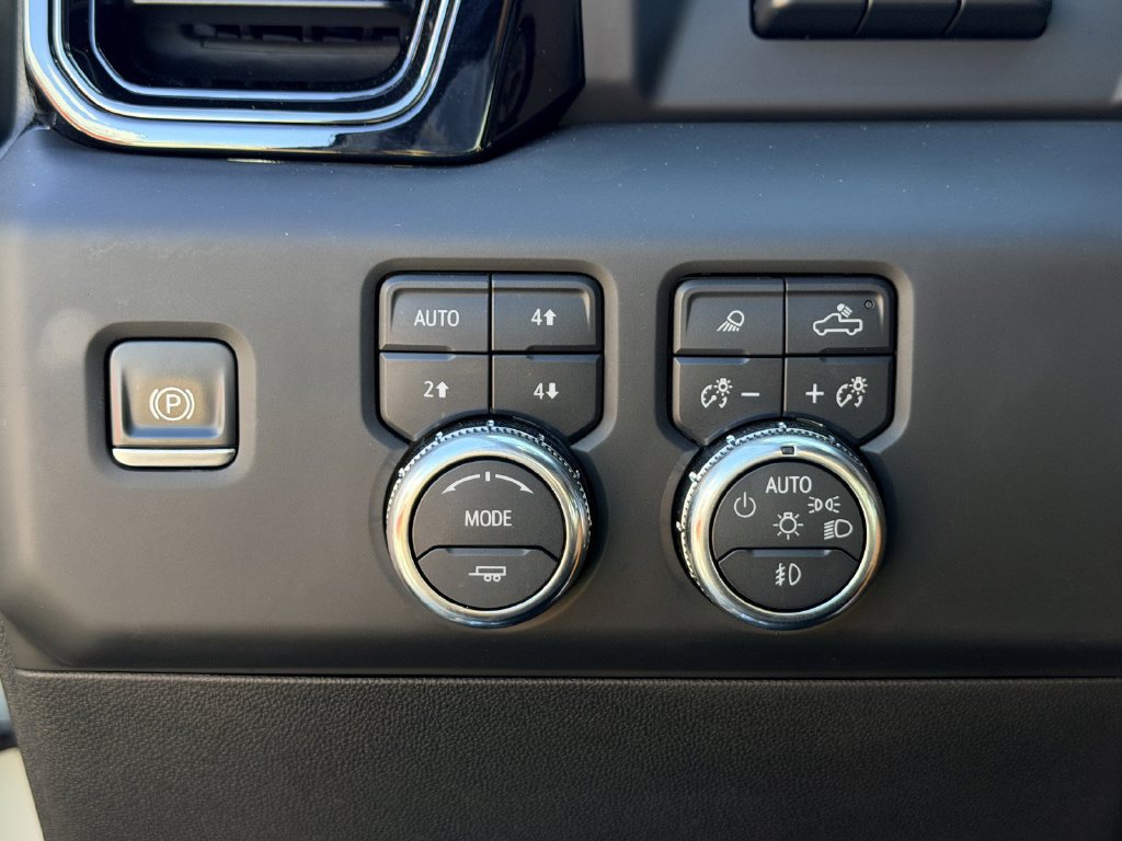 Used 2022 GMC Sierra 1500 AT4 w/ AT4 Premium Package AWD/4WD image 22