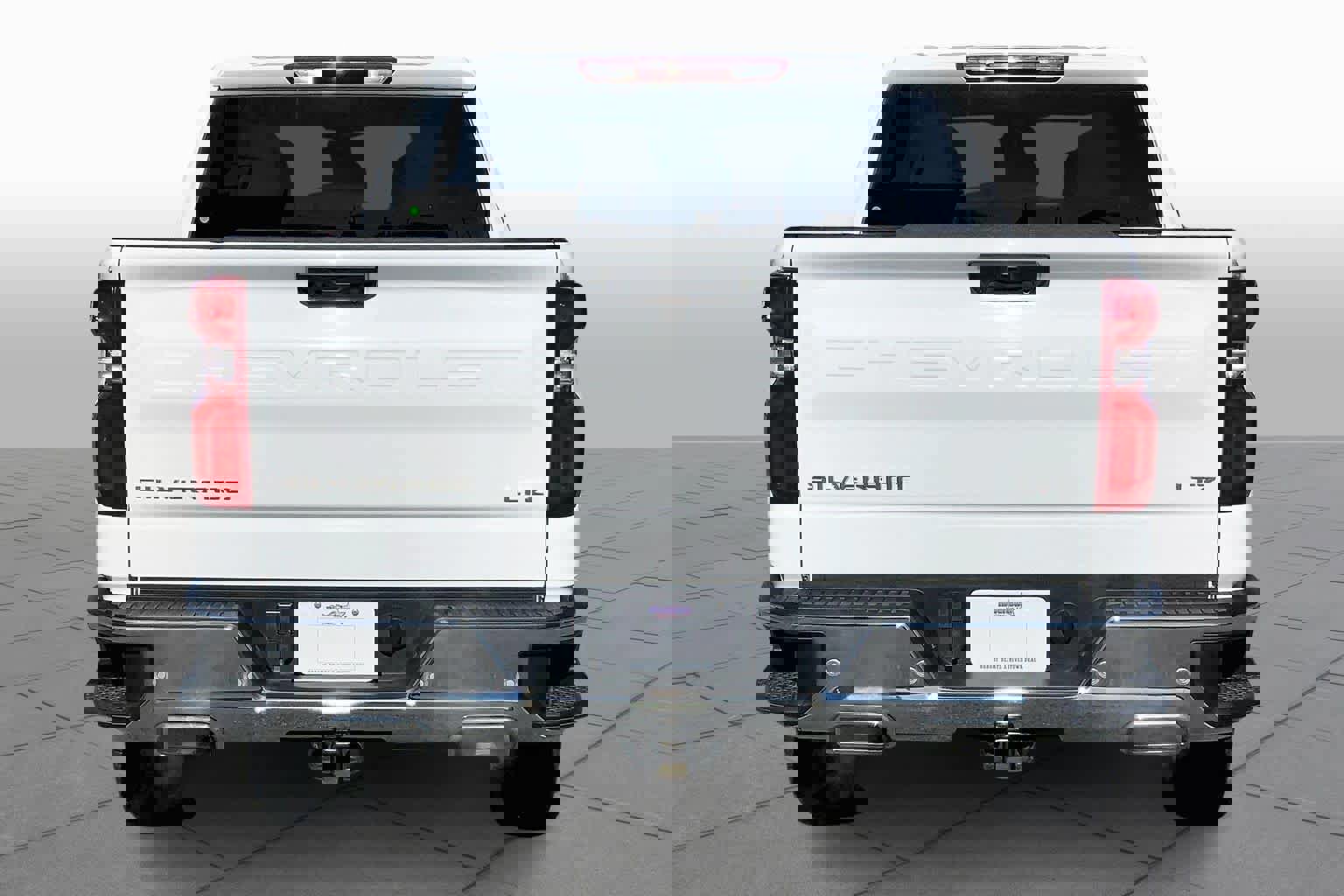 Used 2024 Chevrolet Silverado 1500 LTZ image 2