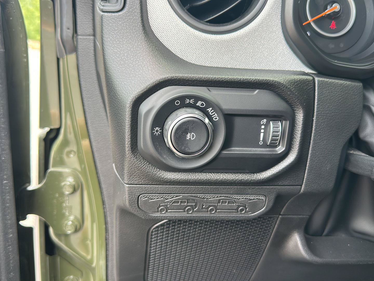 Used 2024 Jeep Wrangler Unlimited Sport AWD/4WD image 15