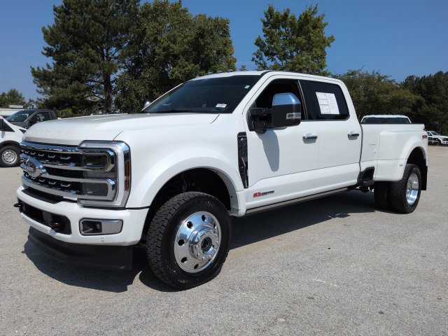 Certified 2025 Ford F450 Platinum w/ Platinum Plus Package AWD/4WD image 8