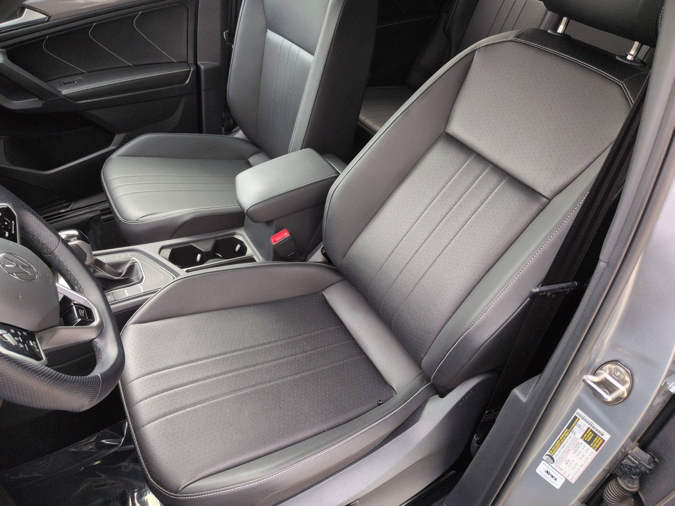 Used 2023 Volkswagen Tiguan SE R-Line FWD image 16