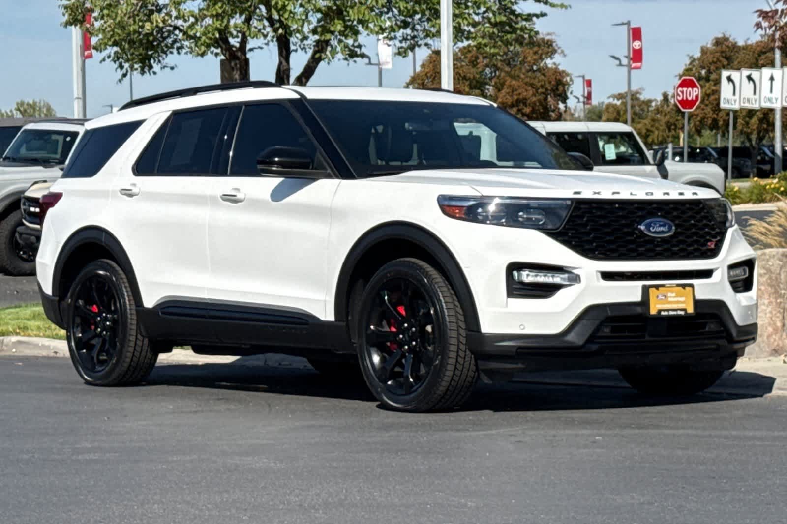 Certified 2024 Ford Explorer ST w/ Equipment Group 401A AWD/4WD image 9