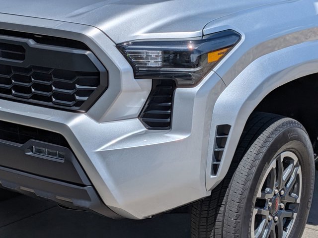 Used 2024 Toyota Tacoma TRD Sport AWD/4WD image 10