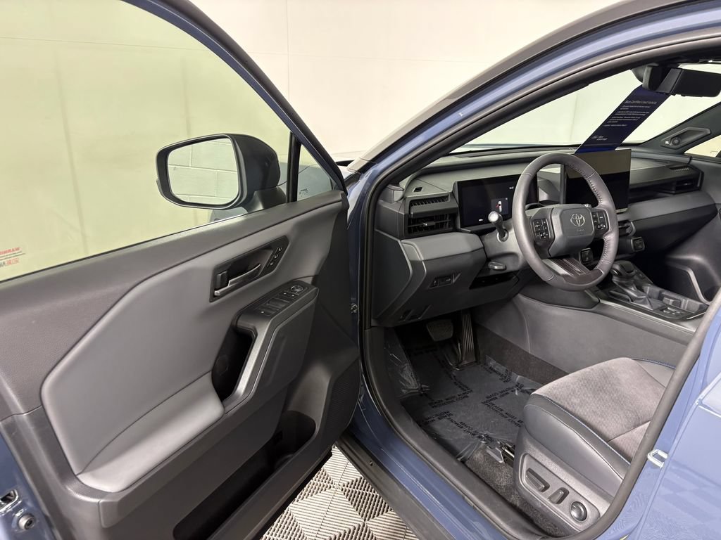Used 2026 Toyota RAV4 XSE w/ Panoramic Sun Roof Package AWD/4WD image 11