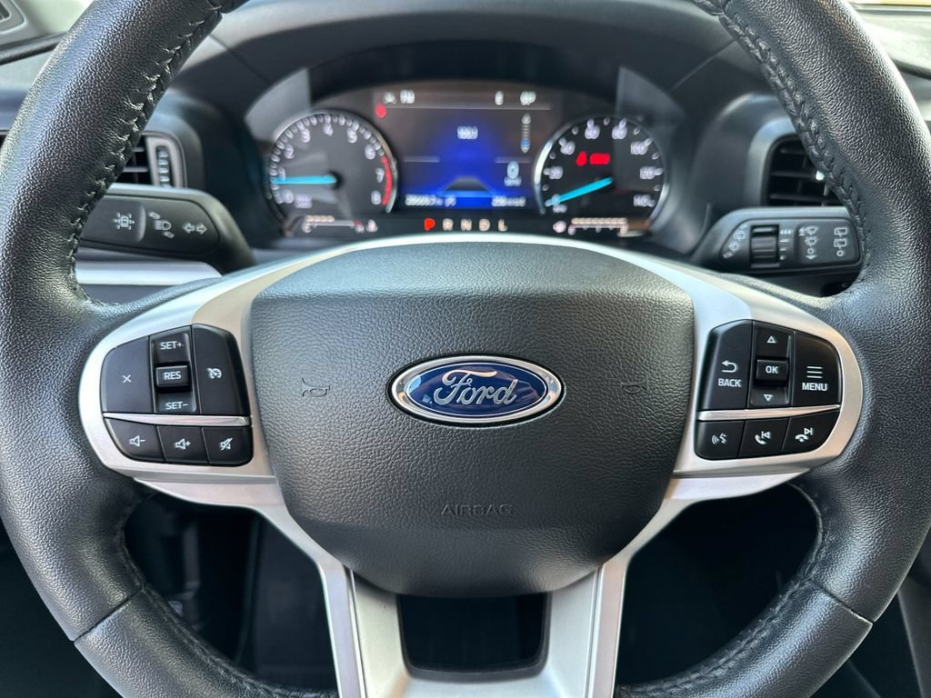 Certified 2024 Ford Explorer XLT RWD image 23