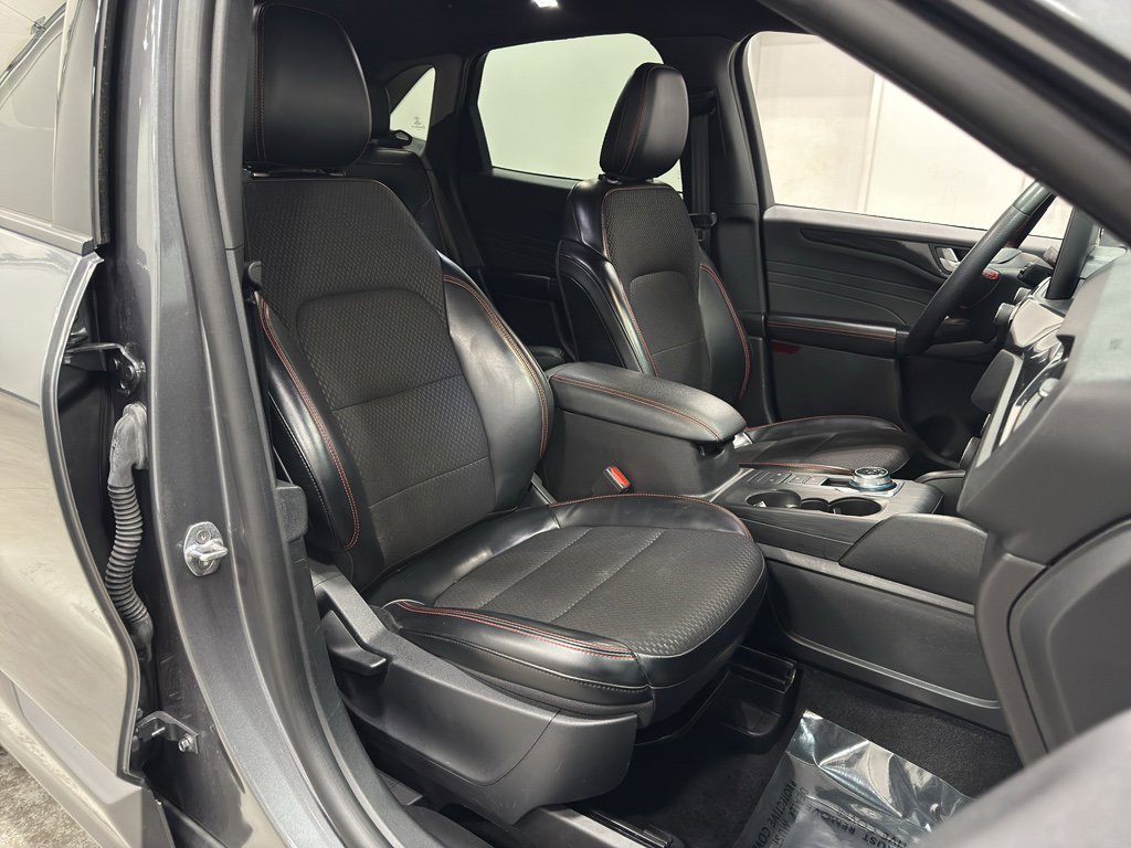 Certified 2024 Ford Escape ST-Line image 32