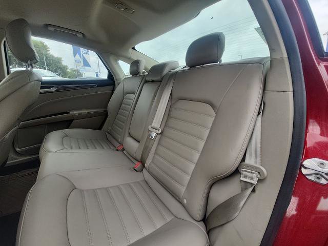 Certified 2017 Ford Fusion SE w/ Fusion SE Technology Package image 8