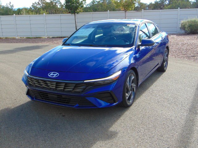Used 2025 Hyundai Elantra Limited FWD image 9