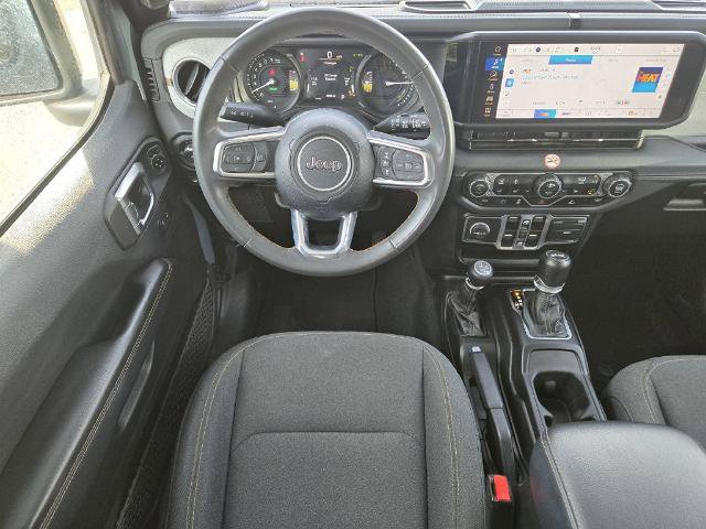 Used 2024 Jeep Wrangler Unlimited Sahara AWD/4WD image 10