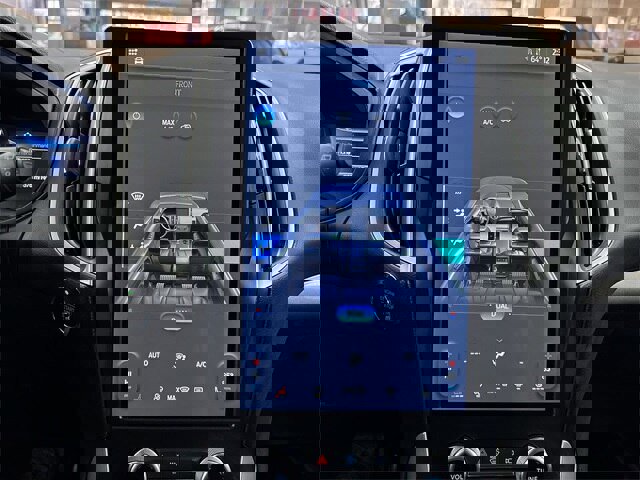 Certified 2024 Ford Edge SEL image 9