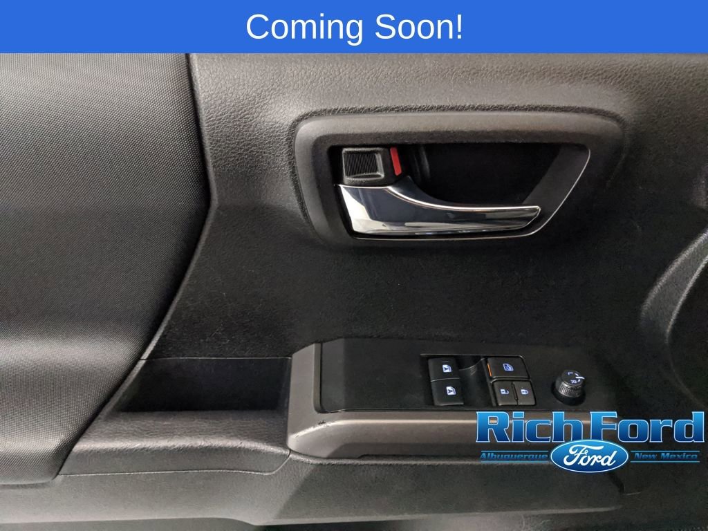 Used 2022 Toyota Tacoma TRD Off-Road image 20