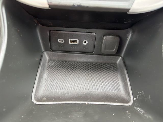 Used 2024 GMC Terrain SLE image 31