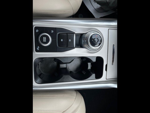 Certified 2024 Ford Explorer Platinum w/ Technology Package AWD/4WD image 29