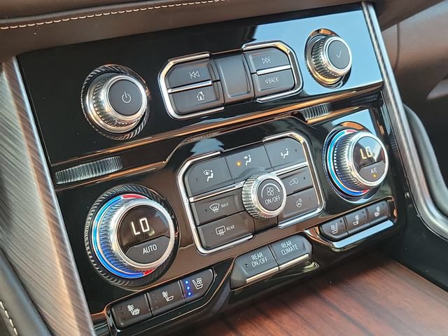 Used 2023 GMC Yukon XL Denali Ultimate AWD/4WD image 18