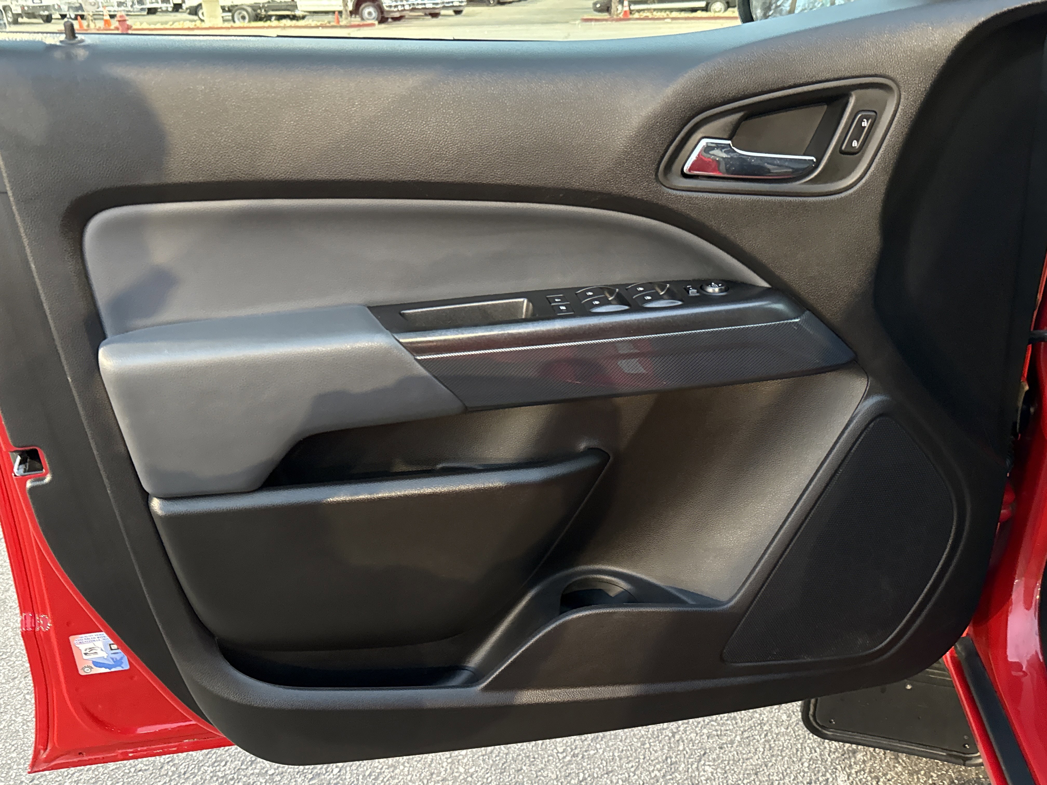 Used 2017 Chevrolet Colorado Z71 image 15