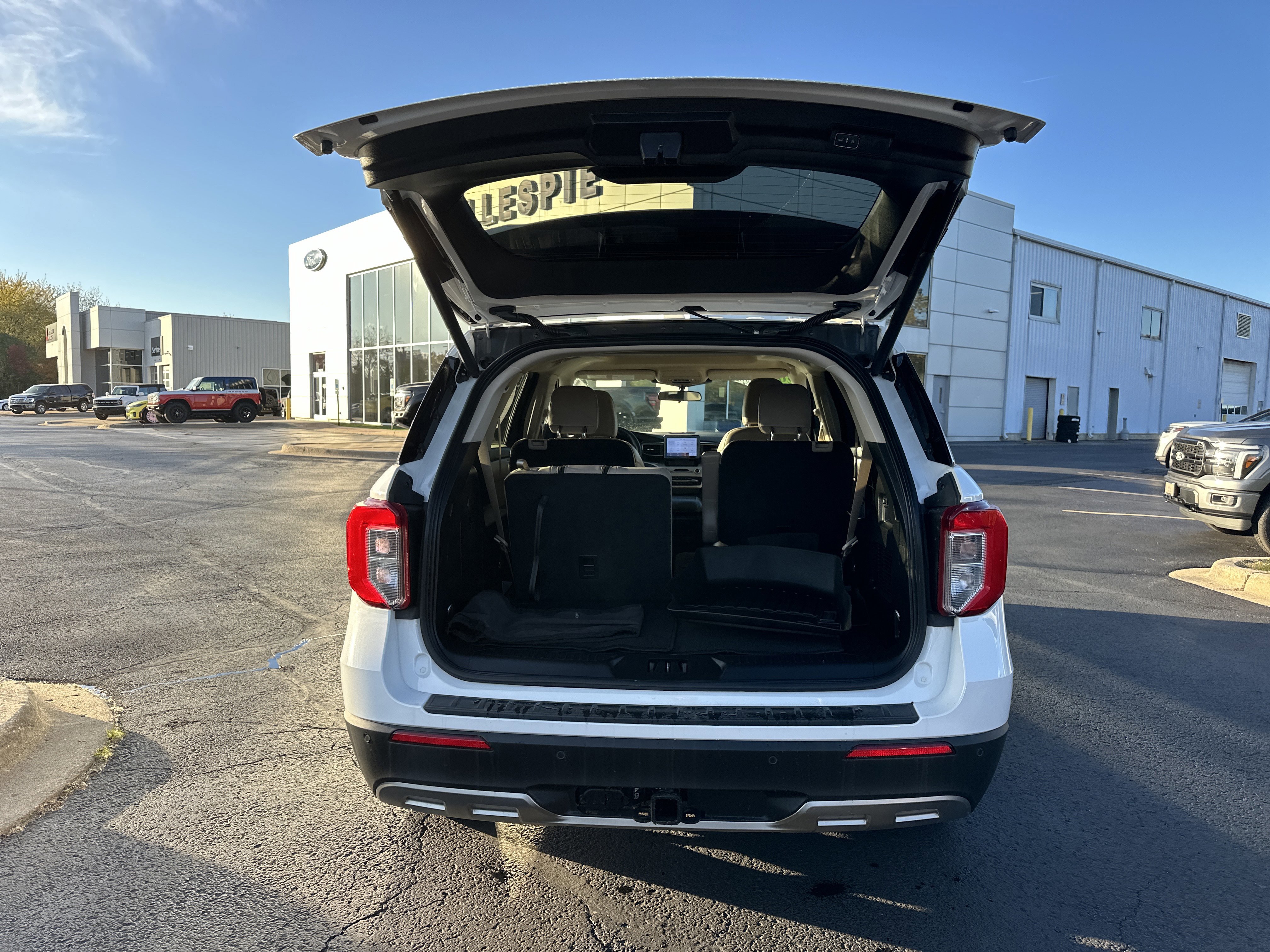 Certified 2023 Ford Explorer XLT w/ Equipment Group 202A image 9